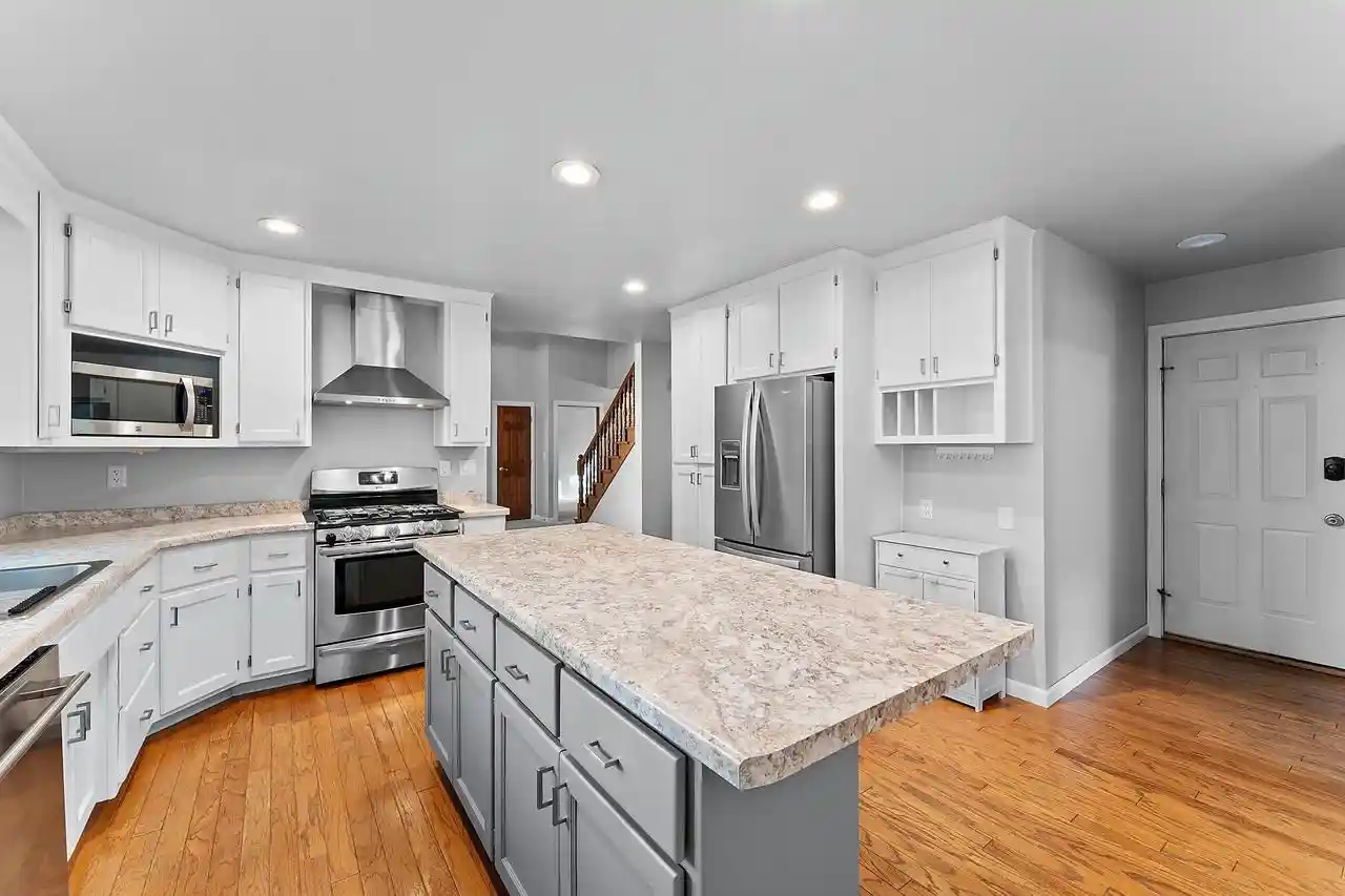 Photo 4 of Single family home for sale at 1610 King Of Arms Dr, Green Bay, WI 54313 | MLS# 50333577 | Listing updated on 2026-10-08