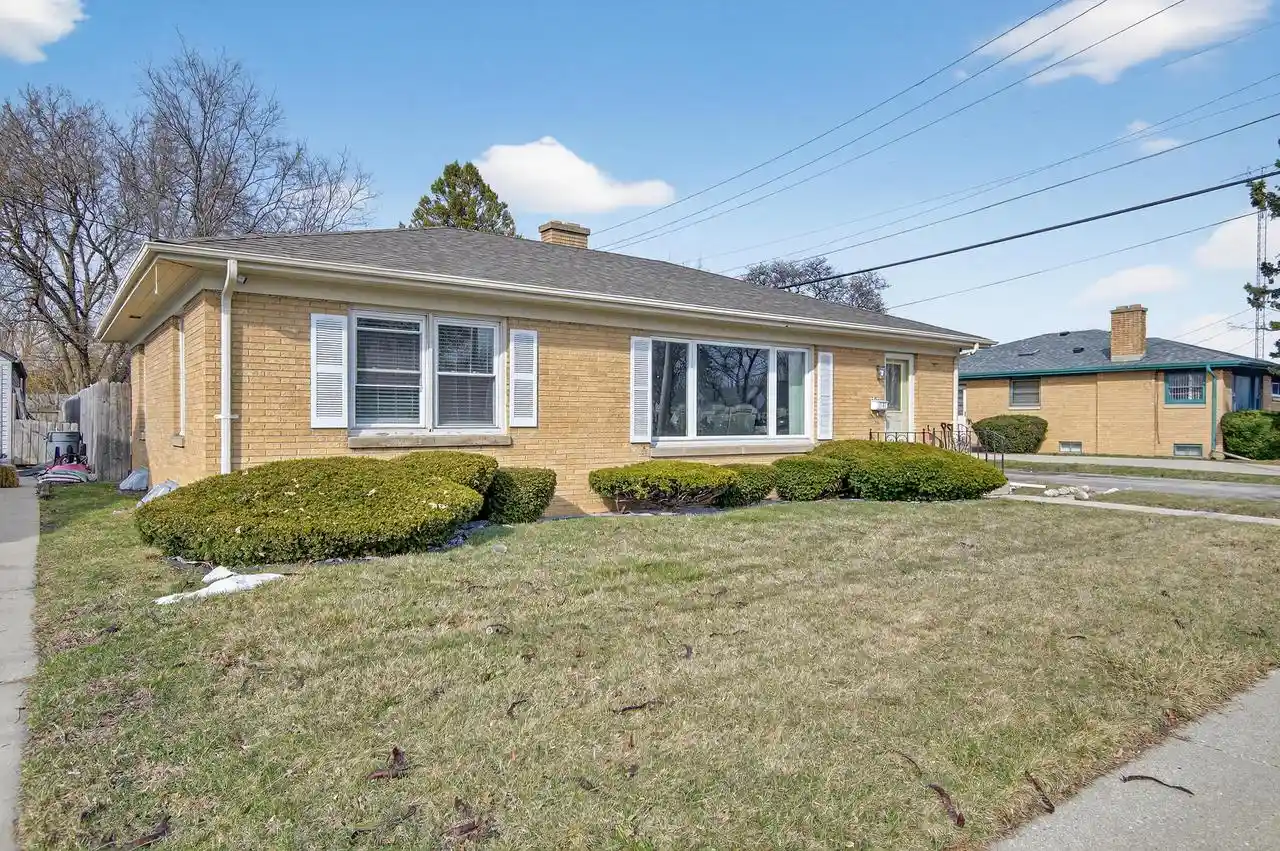 Photo 1 of Single family home for sale at 3414 21st Street, Racine, WI 53405 | MLS# 1982850 | Listing updated on 2026-10-01