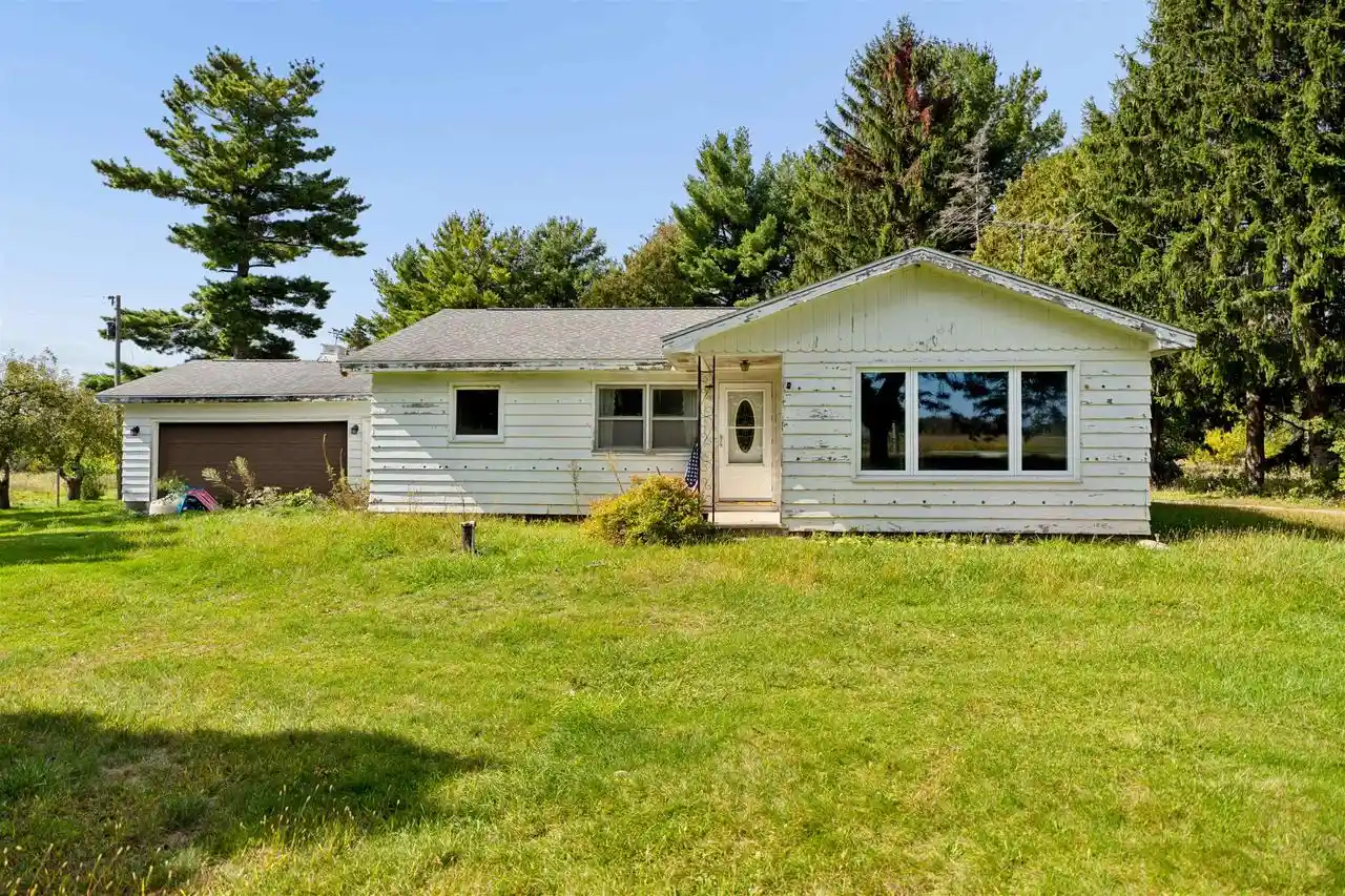 Photo 1 of Single family home for sale at N3579 Highway 49, Berlin, WI 54923 | MLS# 50333581 | Listing updated on 2026-10-08