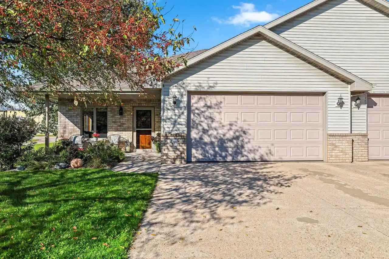 Photo 1 of Single family home for sale at 320 E Evergreen Dr, Kaukauna, WI 54130 | MLS# 50333574 | Listing updated on 2026-10-04