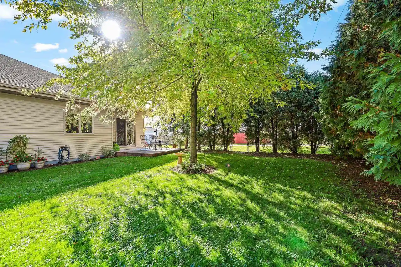 Photo 4 of Single family home for sale at 320 E Evergreen Dr, Kaukauna, WI 54130 | MLS# 50333574 | Listing updated on 2026-10-04