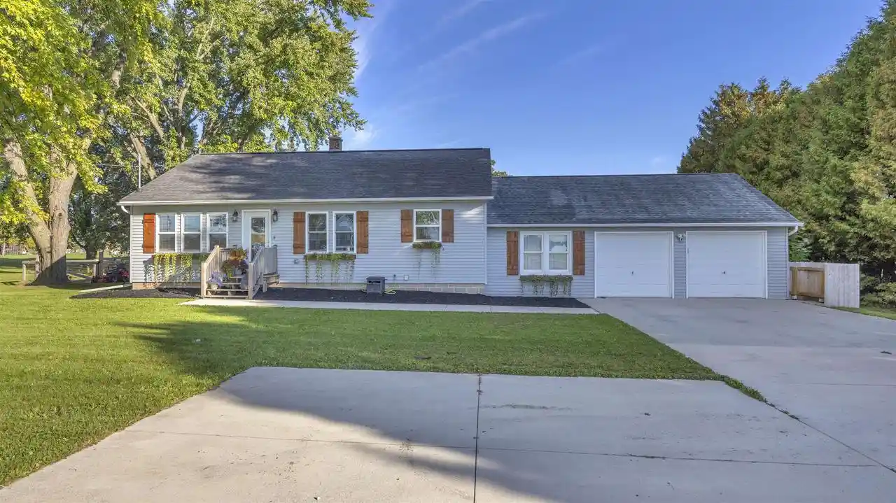 Photo 1 of Single family home for sale at W6911 State Rd 23, Fond Du Lac, WI 54937 | MLS# 50333591 | Listing updated on 2026-10-05