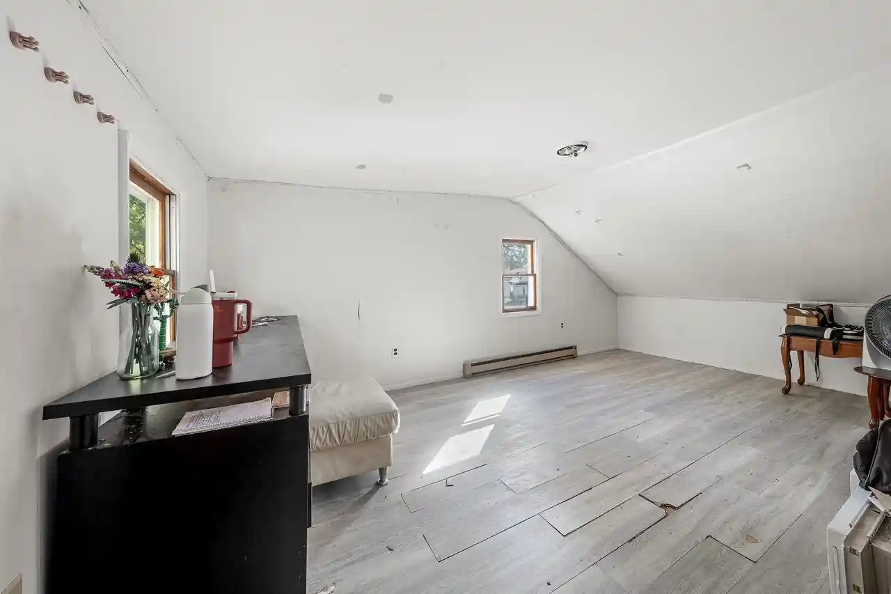 Photo 1 of Single family home for sale at 1524 N Graceland Ave, Appleton, WI 54911 | MLS# 50333600 | Listing updated on 2026-10-01