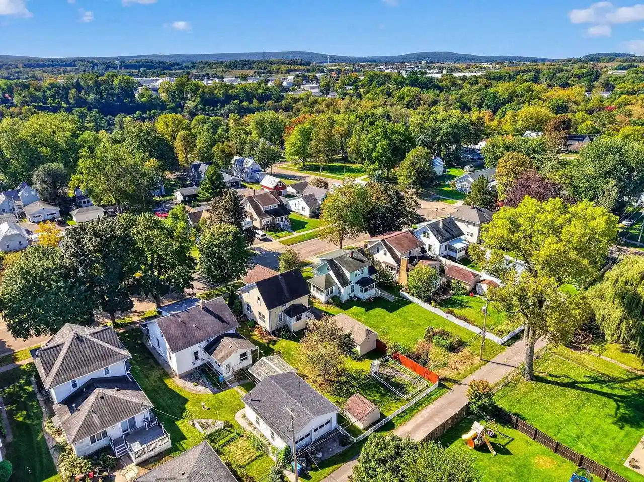 Photo 2 of Single family home for sale at 616 3rd Avenue, Baraboo, WI 53913 | MLS# 2033810 | Listing updated on 2026-10-01