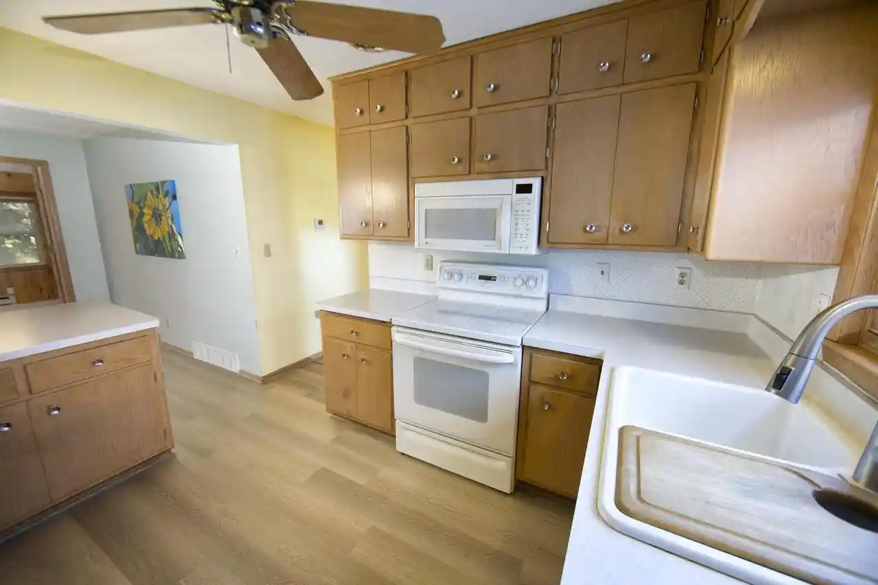 Photo 3 of Single family home for sale at 3262 S Whitnall Ave, Milwaukee, WI 53207 | MLS# 1982884 | Listing updated on 2026-10-01