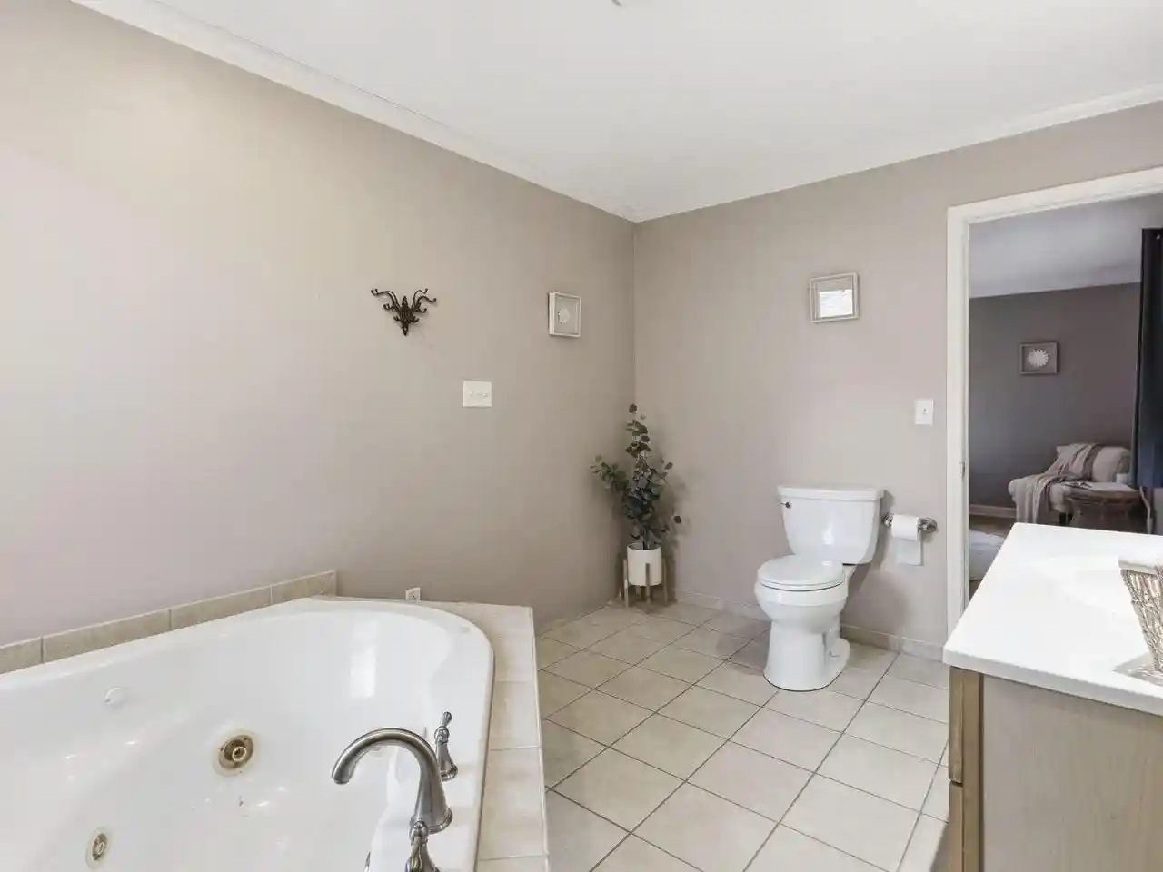 Photo 2 of Single family home for sale at 4858 N Iroquois Ave, Glendale, WI 53217 | MLS# 1982885 | Listing updated on 2026-10-01