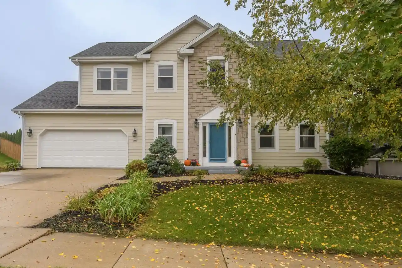 Photo 1 of Single family home for sale at 1887 Wayside Dr, Hartford, WI 53027 | MLS# 1982886 | Listing updated on 2026-10-10