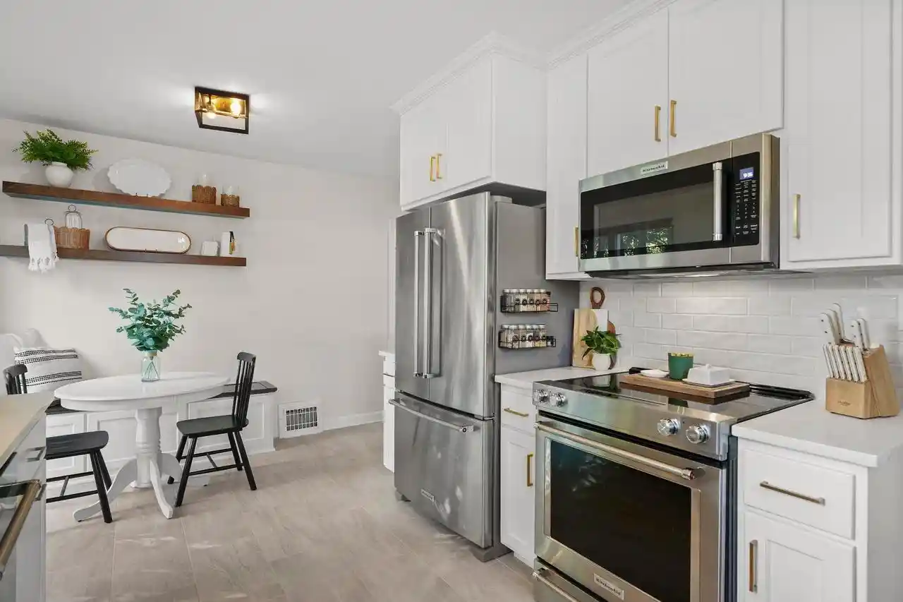 Photo 3 of Single family home for sale at 821 N Fair Oaks Ave, Madison, WI 53714 | MLS# 2033816 | Listing updated on 2026-10-06