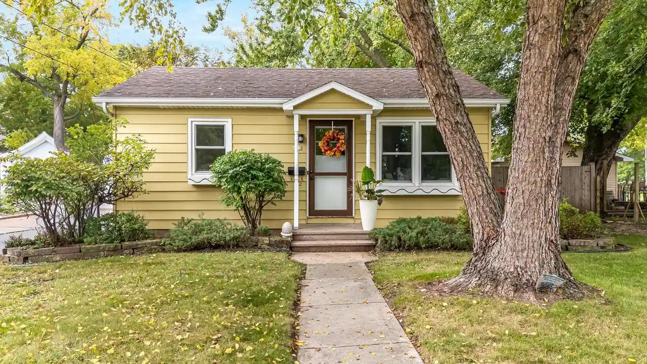 Photo 1 of Single family home for sale at 453 18th Avenue, Oshkosh, WI 54902 | MLS# 50333604 | Listing updated on 2026-10-02