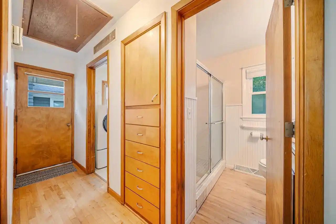 Photo 3 of Single family home for sale at 453 18th Avenue, Oshkosh, WI 54902 | MLS# 50333604 | Listing updated on 2026-10-02