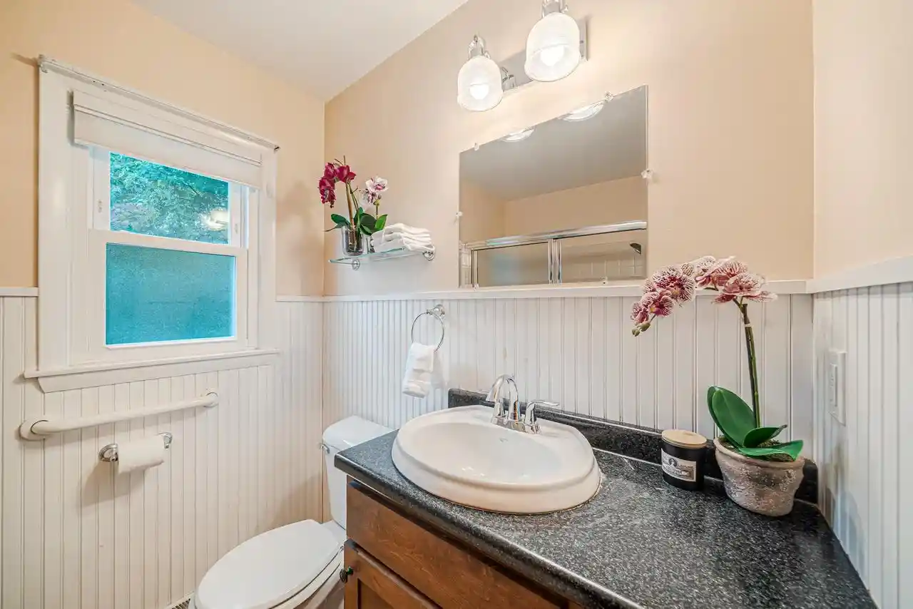 Photo 4 of Single family home for sale at 453 18th Avenue, Oshkosh, WI 54902 | MLS# 50333604 | Listing updated on 2026-10-02