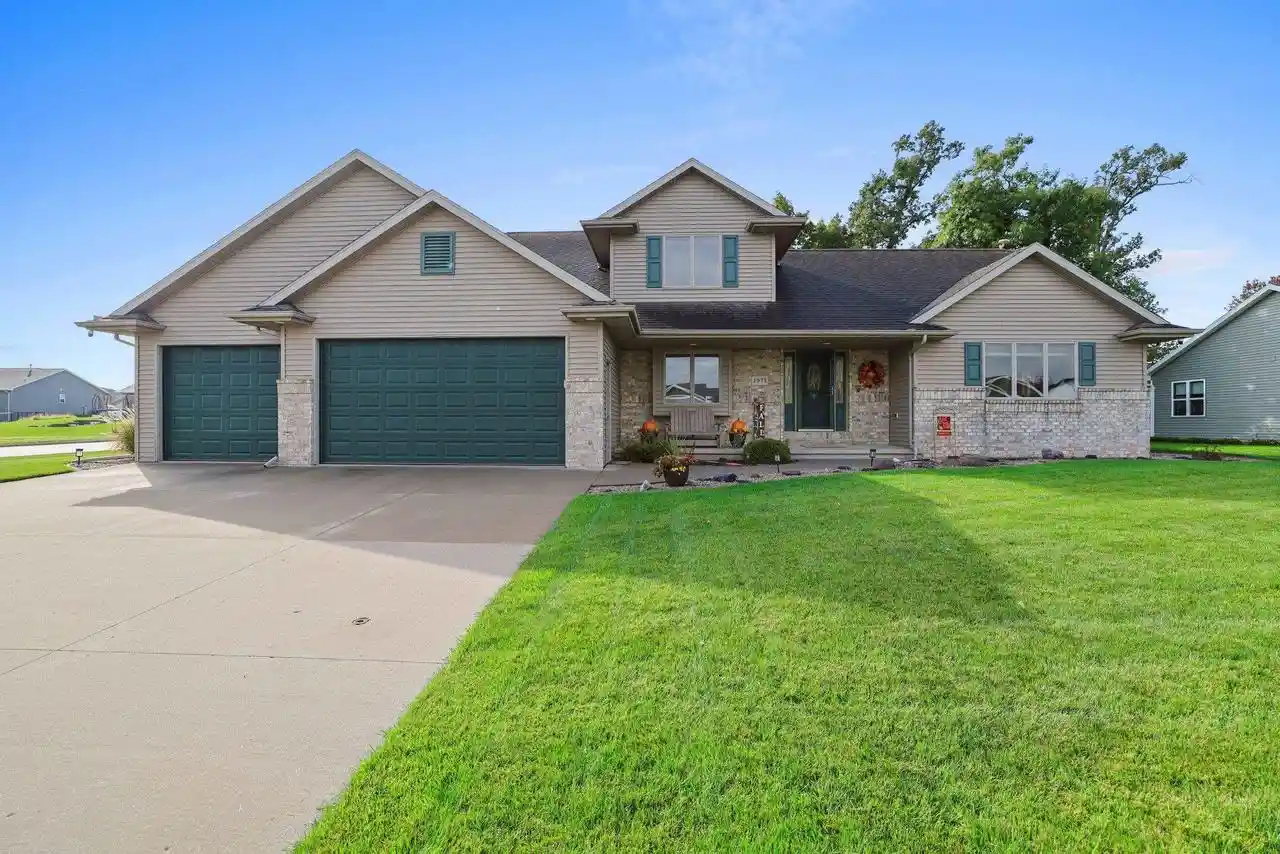 Photo 1 of Sale Pending at 1971 Antelope Trl, Kaukauna, WI 54130 | MLS# 50333608 | Listing updated on 2026-10-06
