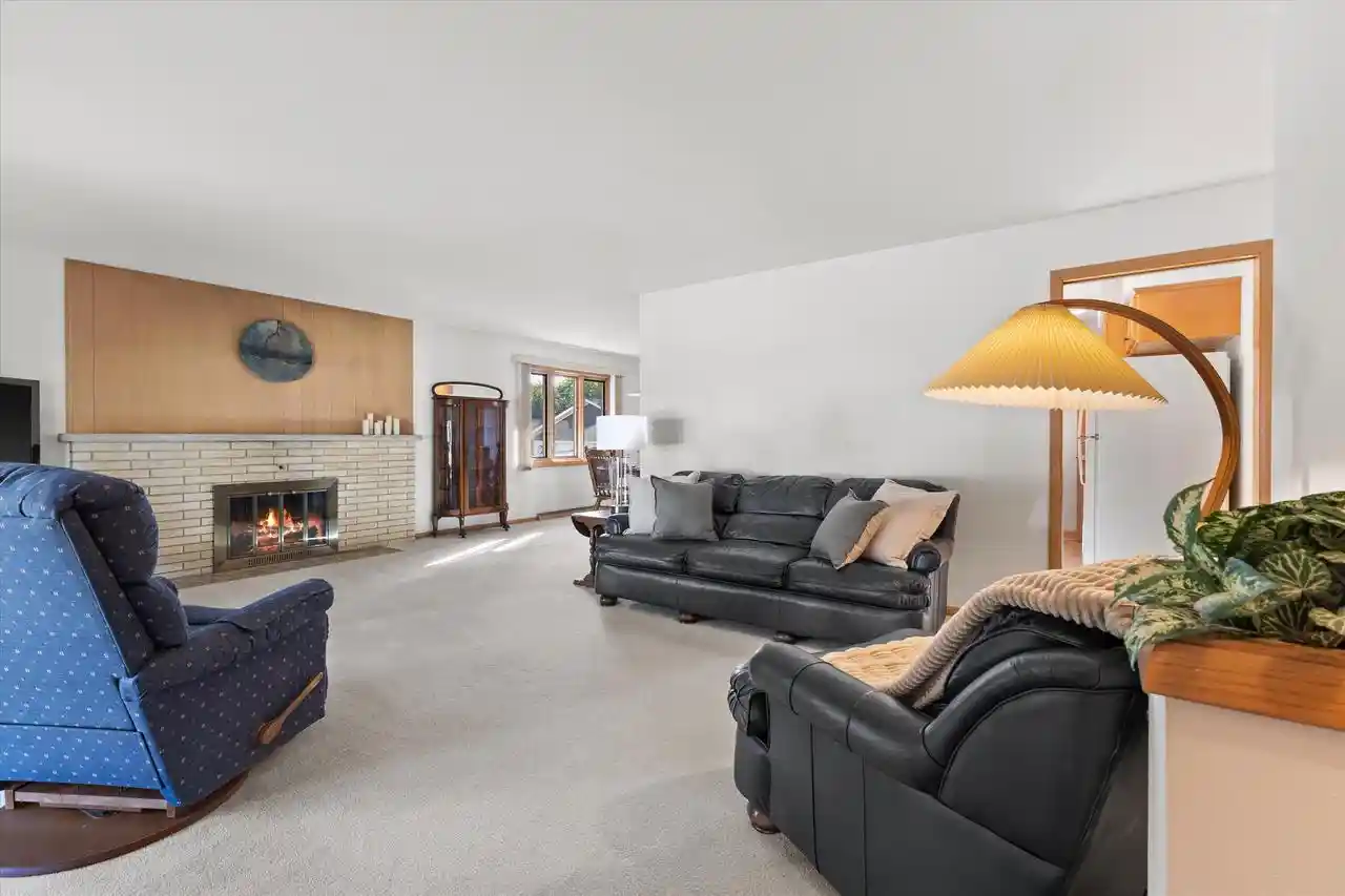 Photo 3 of Single family home for sale at 800 Echo Ln, Racine, WI 53406 | MLS# 1982892 | Listing updated on 2026-10-06