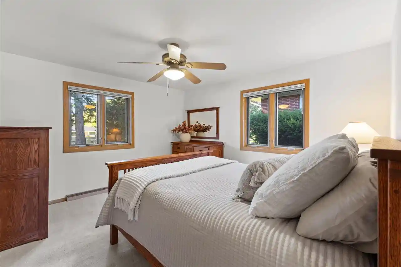 Photo 3 of Single family home for sale at 800 Echo Ln, Racine, WI 53406 | MLS# 1982892 | Listing updated on 2026-10-09