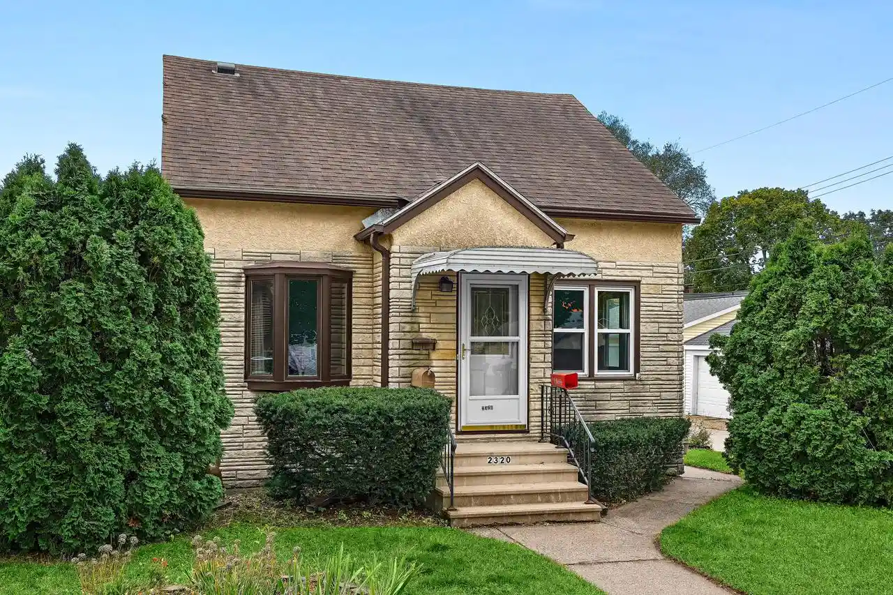 Photo 1 of Single family home for sale at 2320 Madison St, La Crosse, WI 54601 | MLS# 1982895 | Listing updated on 2026-10-03