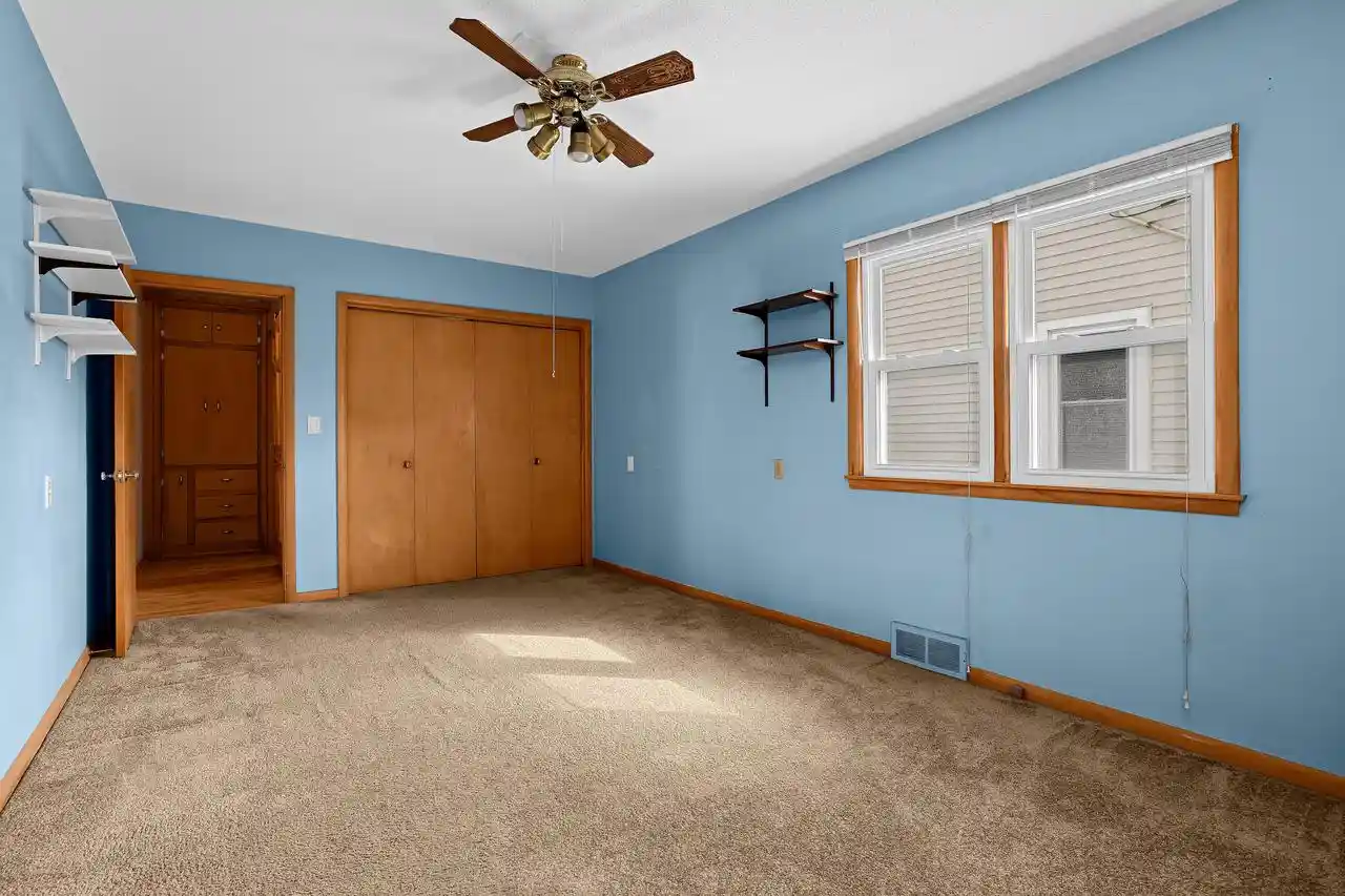 Photo 4 of Single family home for sale at 2320 Madison St, La Crosse, WI 54601 | MLS# 1982895 | Listing updated on 2026-10-03