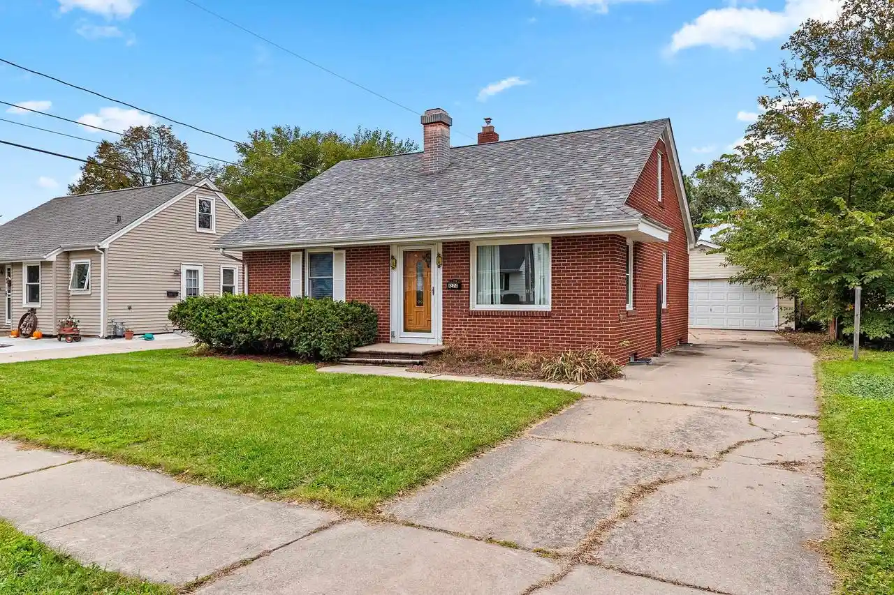 Photo 1 of Single family home for sale at 1274 Minahan St, Green Bay, WI 54303 | MLS# 50333611 | Listing updated on 2026-10-09