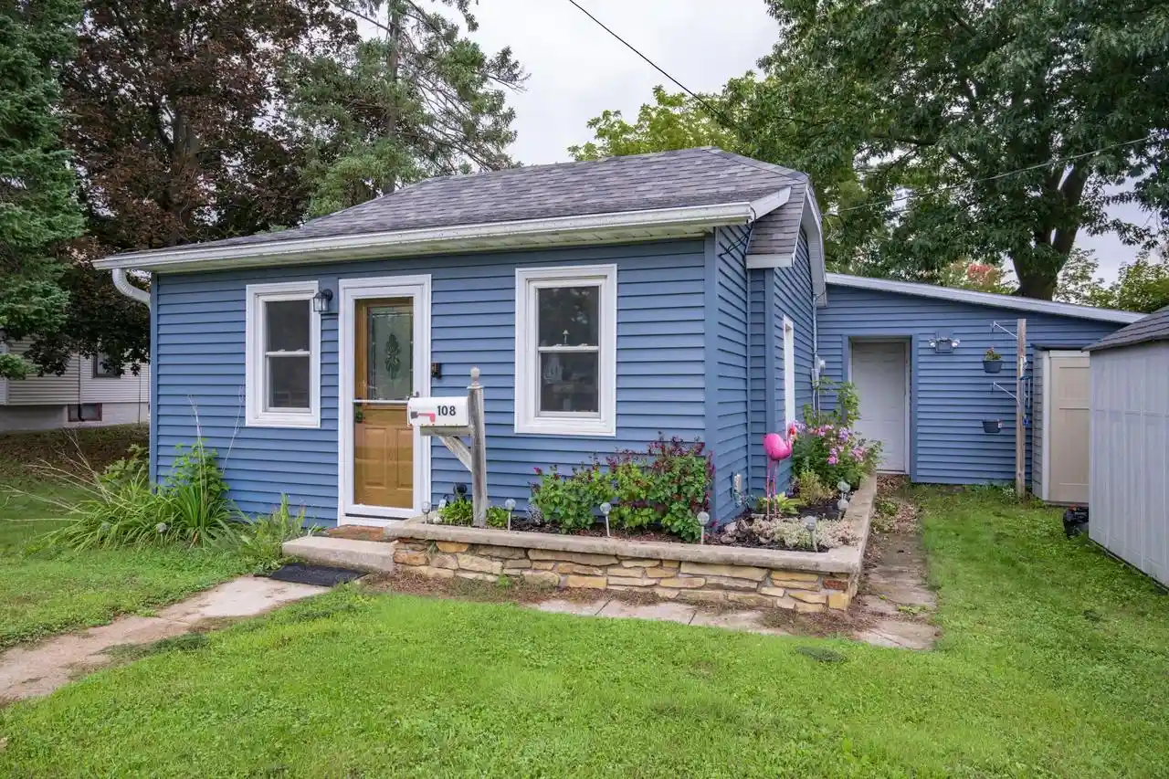 Photo 1 of Single family home for sale at 108 W River St, New Lisbon, WI 53950 | MLS# 2033822 | Listing updated on 2026-10-03