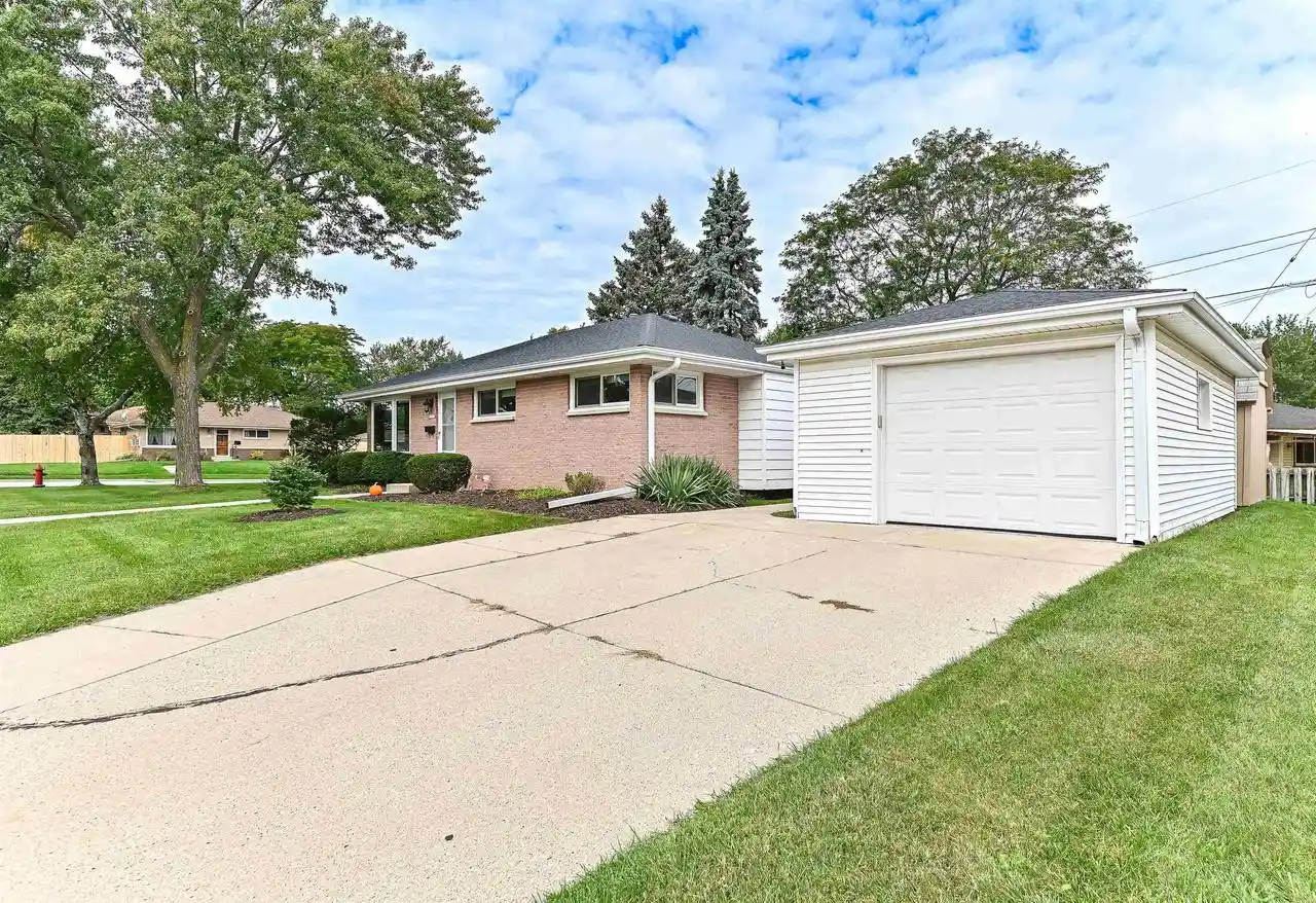 Photo 1 of Single family home for sale at N89w15378 Cleveland Ave, Menomonee Falls, WI 53051 | MLS# 2033824 | Listing updated on 2026-10-04
