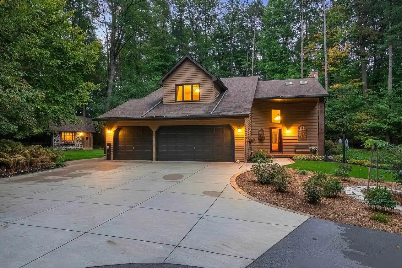 Photo 1 of Single family home for sale at 2250 Cathedral Forest Dr, Suamico, WI 54313 | MLS# 50333615 | Listing updated on 2026-10-06