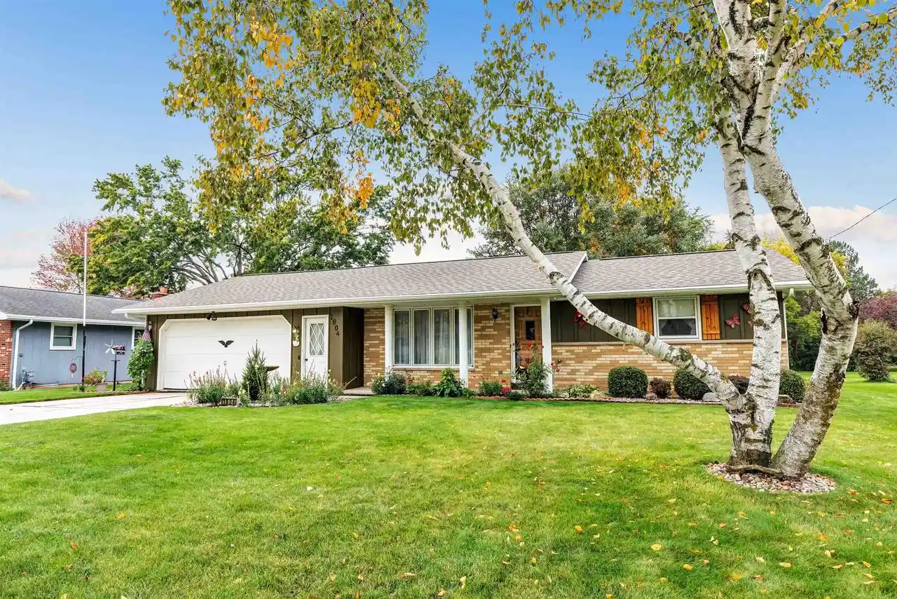 Photo 1 of Single family home for sale at 1804 Keehan Ln, Green Bay, WI 54311 | MLS# 50333616 | Listing updated on 2026-10-06