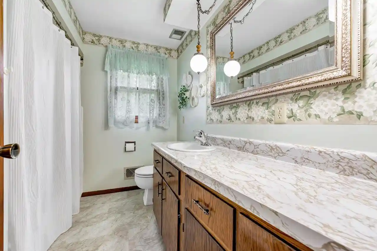 Photo 3 of Single family home for sale at 1804 Keehan Ln, Green Bay, WI 54311 | MLS# 50333616 | Listing updated on 2026-10-06