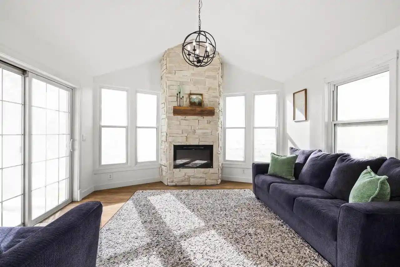 Photo 4 of Single family home for sale at 1371 Cormier Rd, Green Bay, WI 54313 | MLS# 50333567 | Listing updated on 2026-10-08