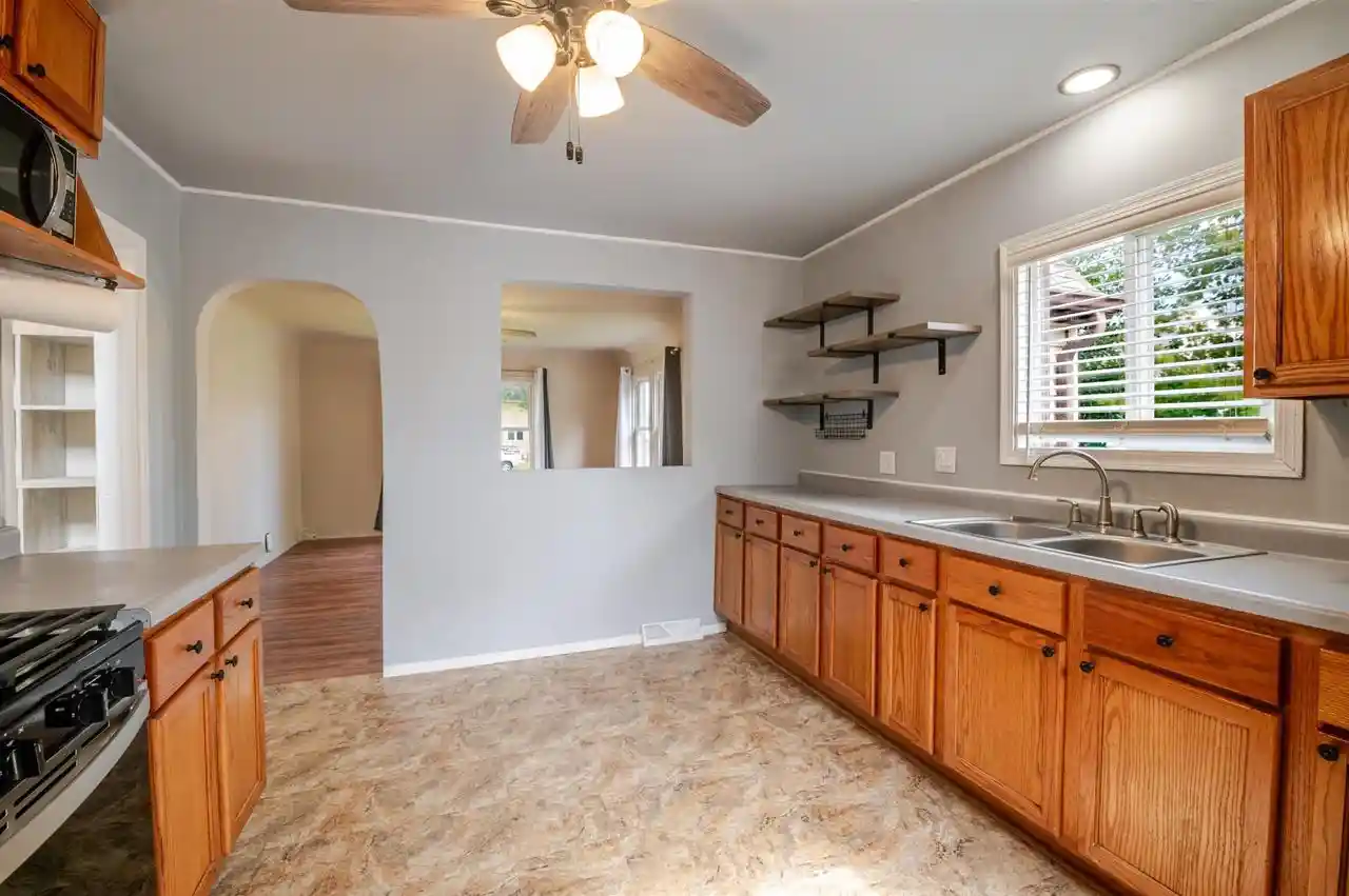 Photo 1 of Single family home for sale at 1105 Lincoln St, Green Bay, WI 54303 | MLS# 50333595 | Listing updated on 2026-10-05