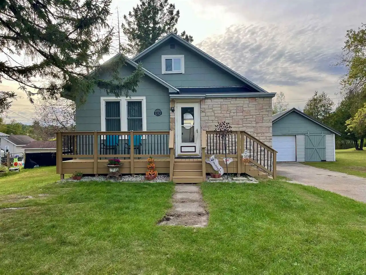 Photo 1 of Single family home for sale at 1115 Division St, Wausaukee, WI 54177 | MLS# 50333596 | Listing updated on 2026-10-01