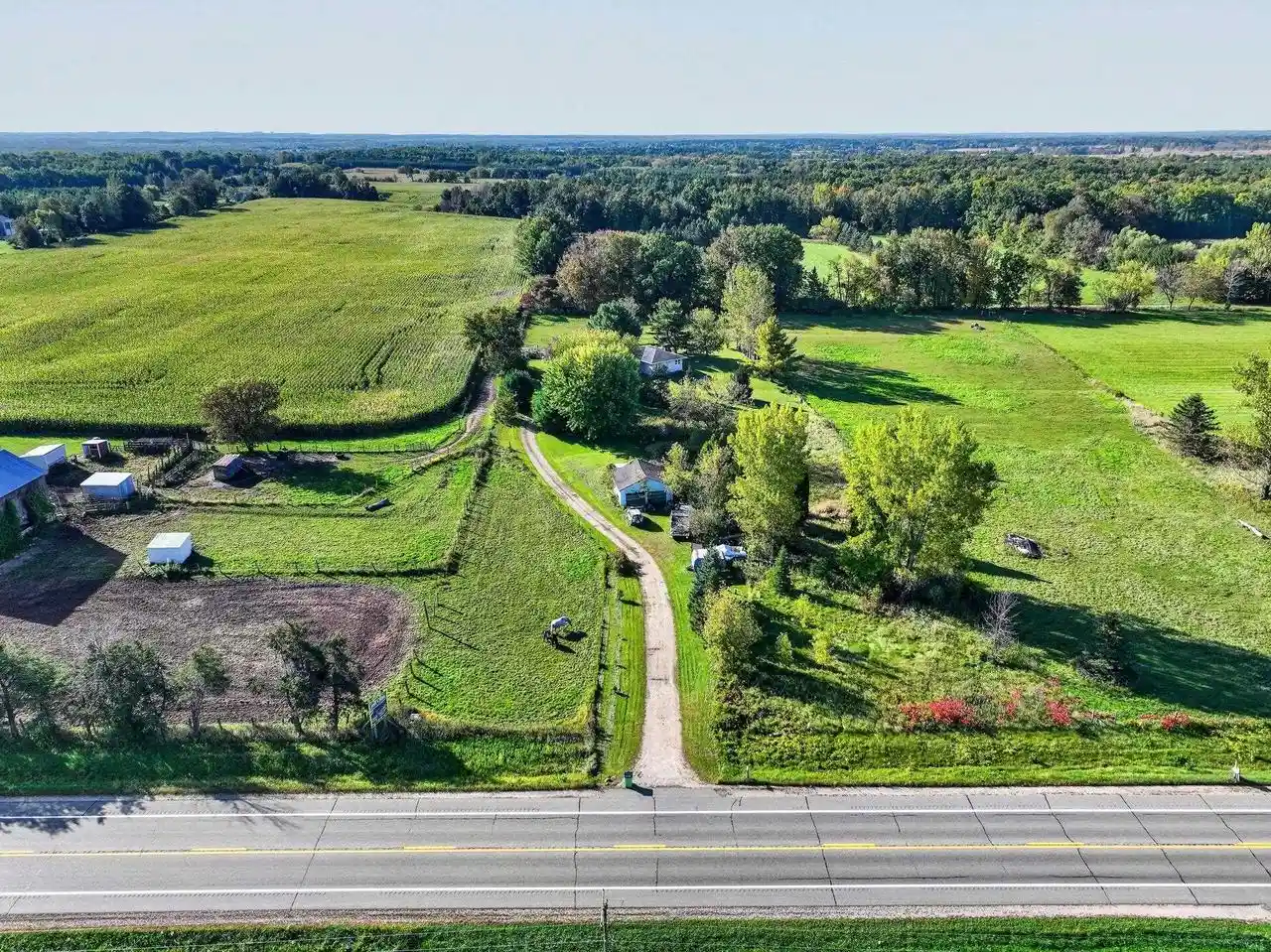Photo 3 of Single family home for sale at E7943 State Rd 54, New London, WI 54961 | MLS# 50333621 | Listing updated on 2026-10-03