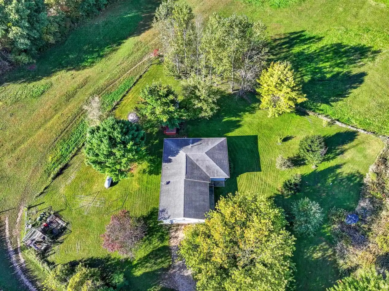 Photo 4 of Single family home for sale at E7943 State Rd 54, New London, WI 54961 | MLS# 50333621 | Listing updated on 2026-10-03