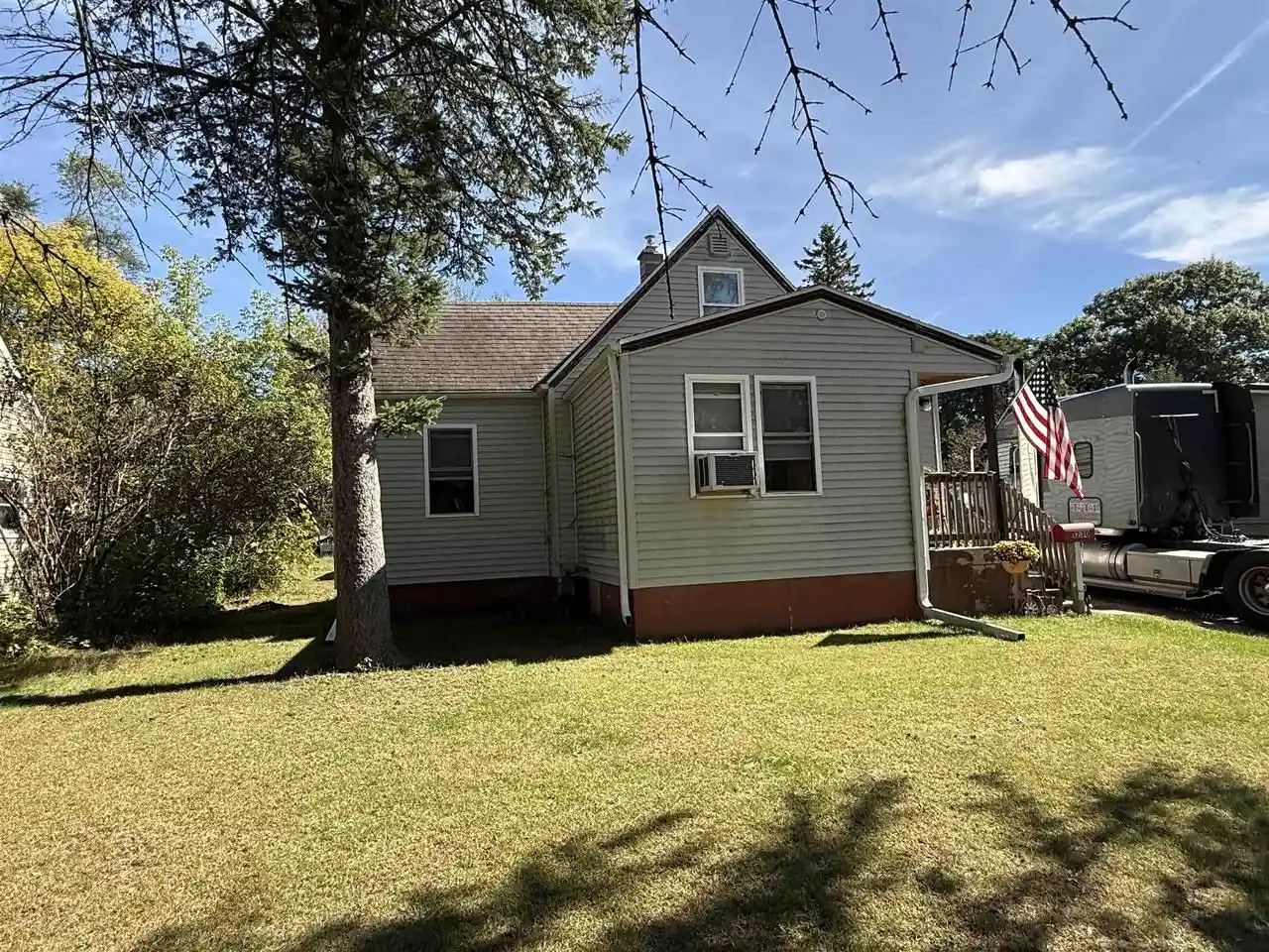 Photo 1 of Single family home for sale at 1230 S Smalley St, Shawano, WI 54166 | MLS# 50333627 | Listing updated on 2026-10-02