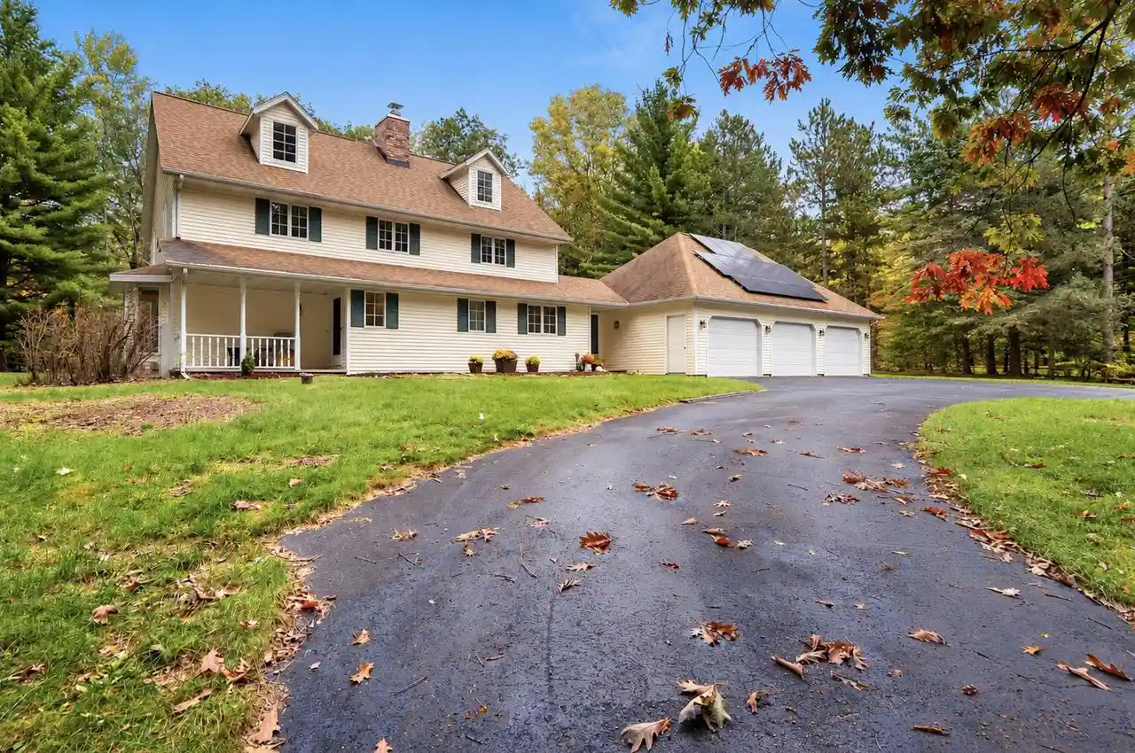 Photo 1 of Single family home for sale at 4527 Crk Valley Ln, Oneida, WI 54155 | MLS# 50333623 | Listing updated on 2026-10-06
