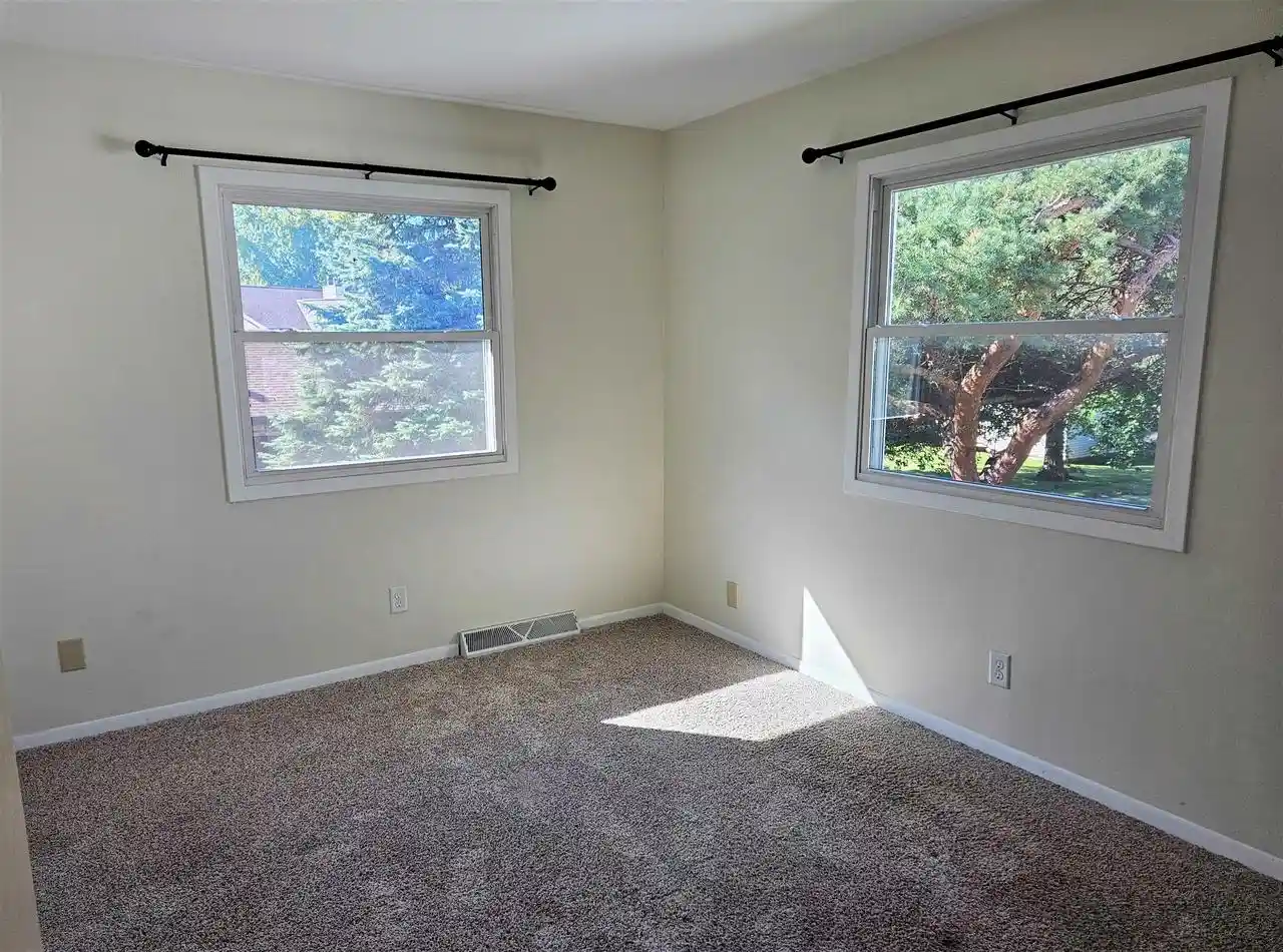 Photo 3 of Condo for sale at 872 Castle Rd, Fond Du Lac, WI 54935 | MLS# 50333632 | Listing updated on 2026-10-05