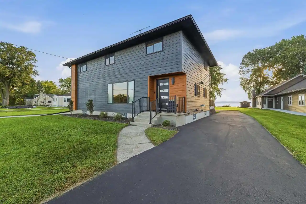 Photo 1 of Single family home for sale at N7903 Lakeshore Dr, Fond Du Lac, WI 54937 | MLS# 50333631 | Listing updated on 2026-10-09