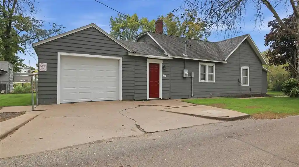 Photo 1 of Single family home for sale at 237 10th Avenue, Eau Claire, WI 54703 | MLS# 1605664 | Listing updated on 2026-10-01