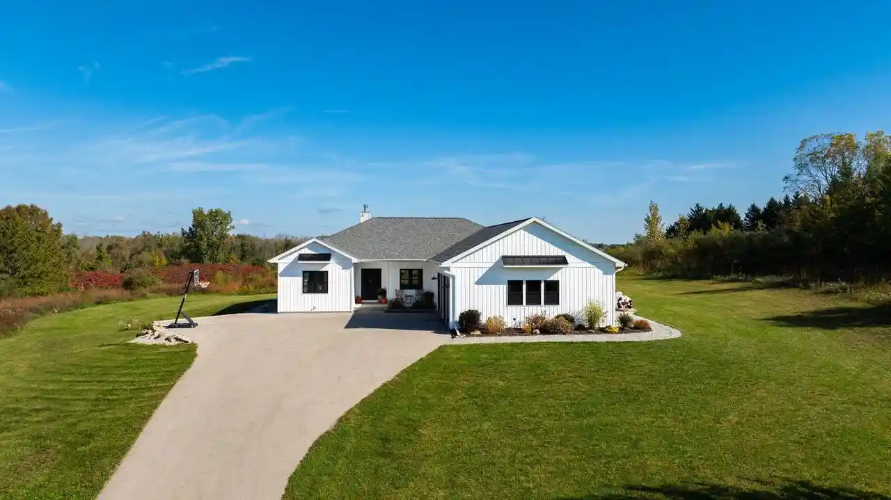 Single family home for sale at W10190 Ridge Rd, Hortonville, WI 54944 | MLS# 50333622