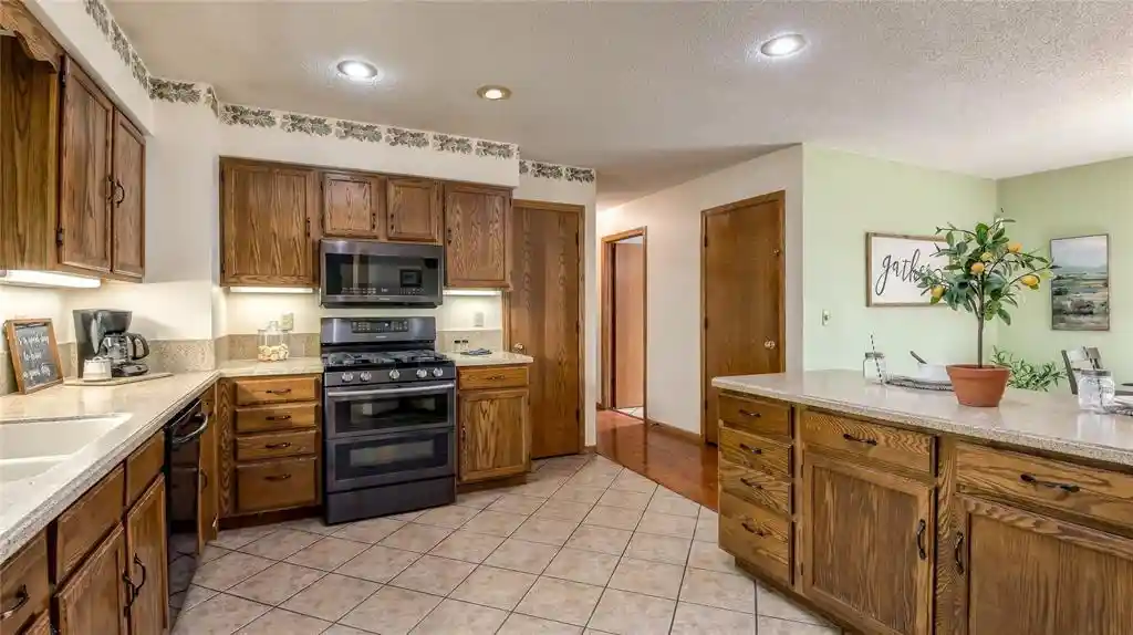 Photo 3 of Single family home for sale at 503 Hewitt St, Eau Claire, WI 54703 | MLS# 1605066 | Listing updated on 2026-10-03