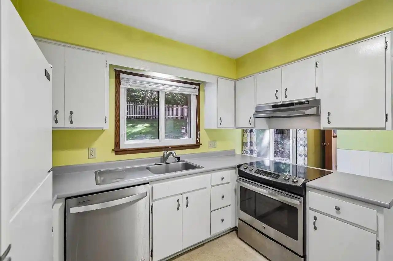 Photo 3 of Single family home for sale at 724 Cloute St, Fort Atkinson, WI 53538 | MLS# 2033838 | Listing updated on 2026-10-01