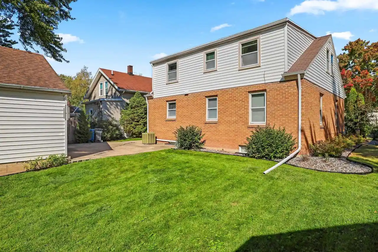 Photo 50 of Single family home for sale at 319 E Lincoln Ave, Little Chute, WI 54140 | MLS# 50333612 | Listing updated on 2026-10-04