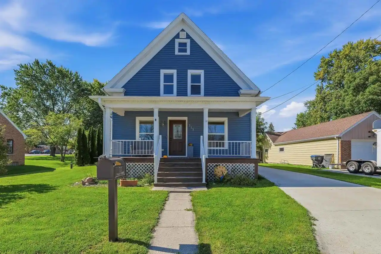 Photo 1 of Single family home for sale at 717 Madison Ave, Sheboygan, WI 53083 | MLS# 50333638 | Listing updated on 2026-10-04