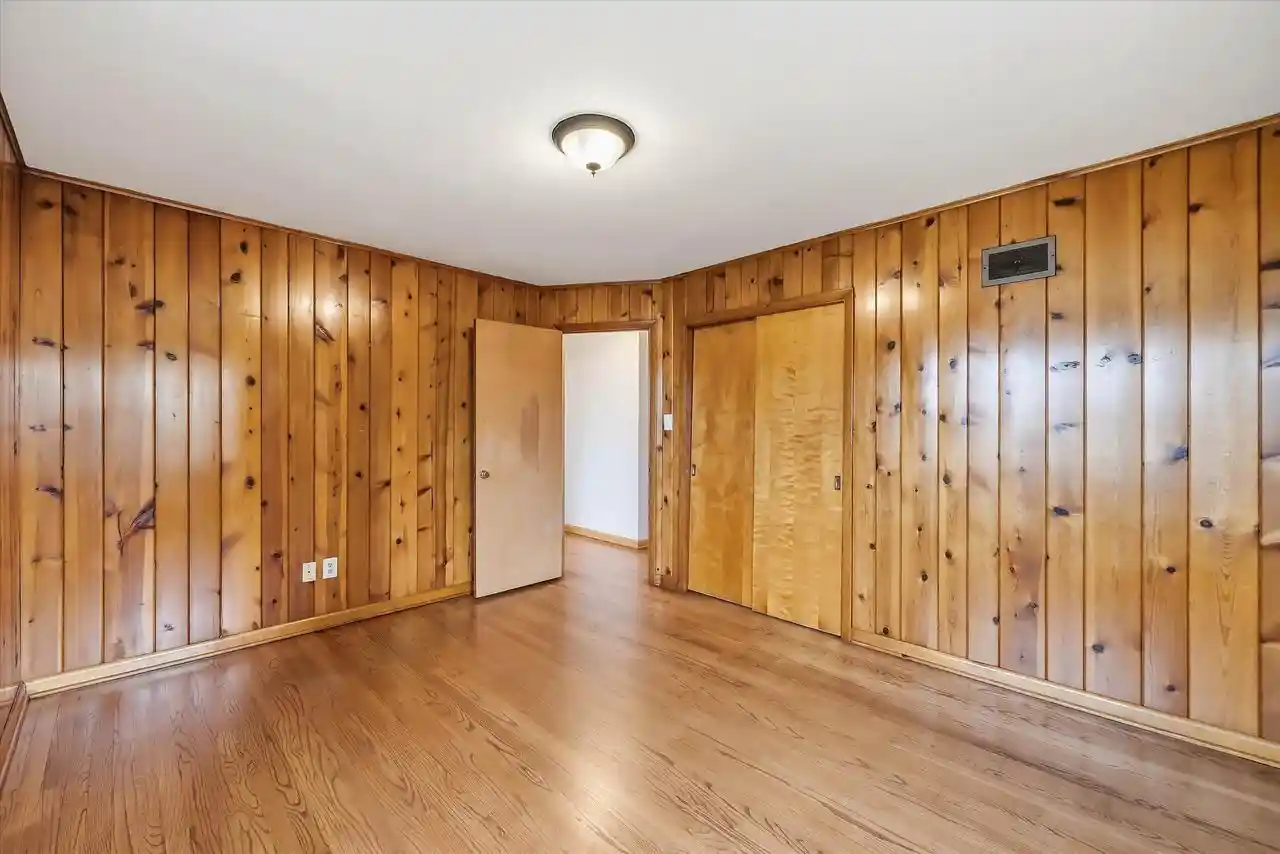Photo 3 of Single family home for sale at 4432 W Howard Ave, Milwaukee, WI 53220 | MLS# 1982947 | Listing updated on 2026-10-05
