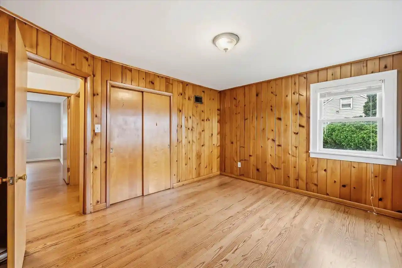 Photo 4 of Single family home for sale at 4432 W Howard Ave, Milwaukee, WI 53220 | MLS# 1982947 | Listing updated on 2026-10-05
