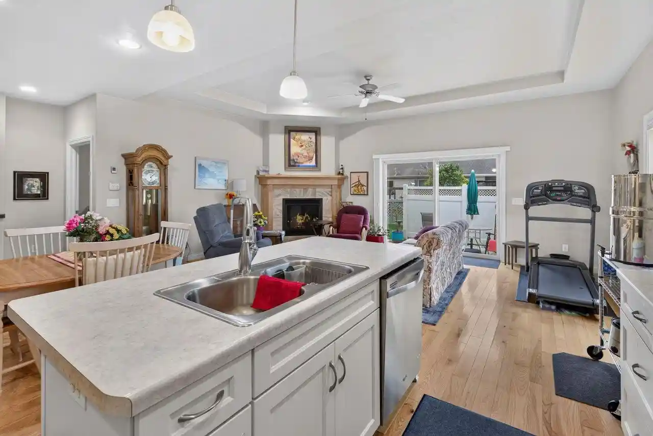 Photo 4 of Single family home for sale at 1581 Redwing Dr, Neenah, WI 54956 | MLS# 50333633 | Listing updated on 2026-10-02