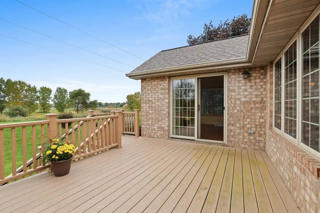 Photo 4 of Sale Pending at 448 Woodfield Dr, Green Bay, WI 54313 | MLS# 50333643 | Listing updated on 2026-10-08