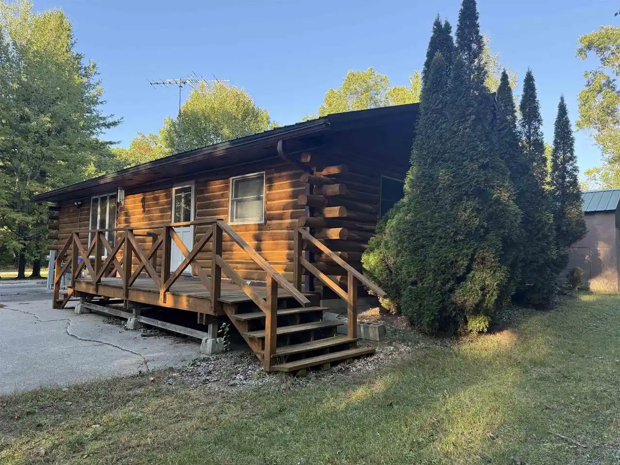 Photo 2 of Single family home for sale at N6772 Black Oak Cir, Shawano, WI 54166 | MLS# 50333644 | Listing updated on 2026-10-02