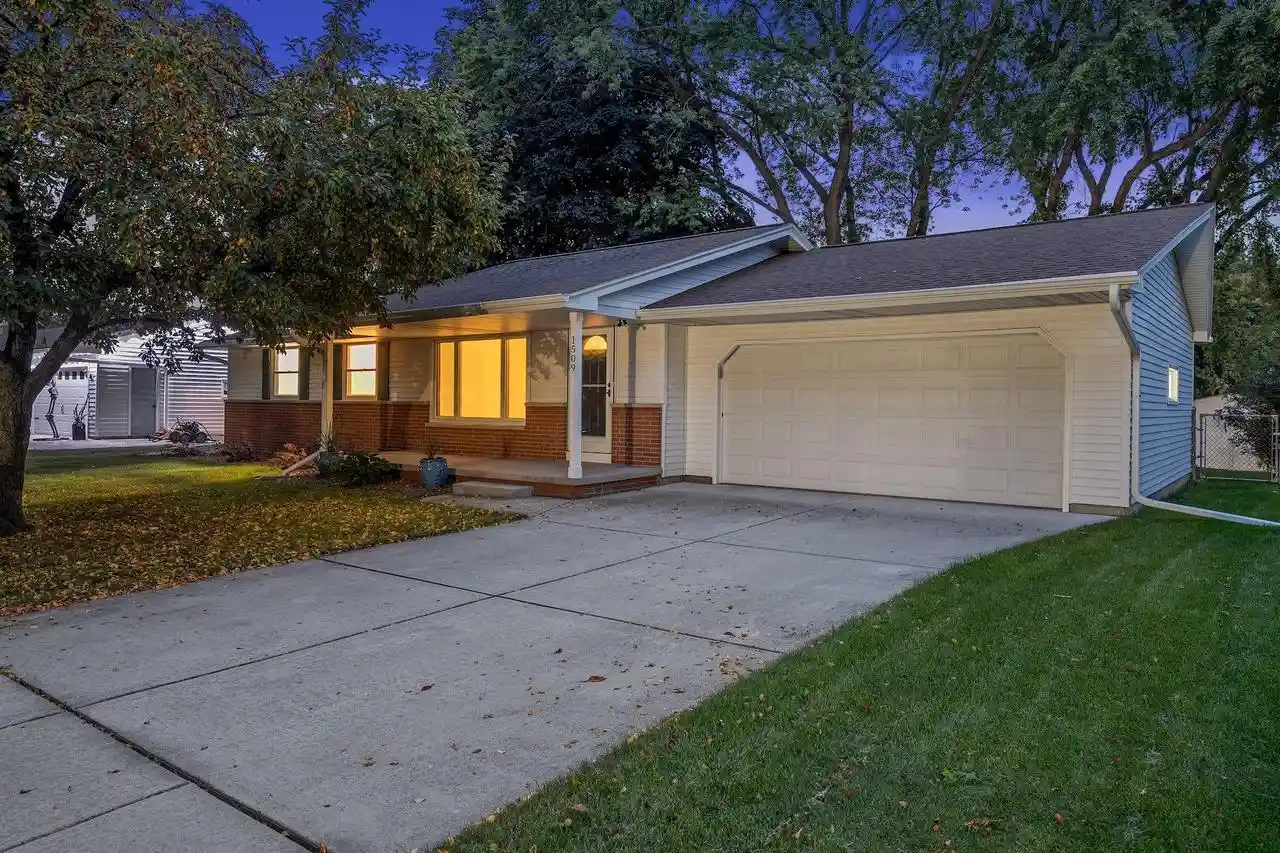 Photo 1 of Single family home for sale at 1509 Apache Ave, Green Bay, WI 54313 | MLS# 50333645 | Listing updated on 2026-10-05