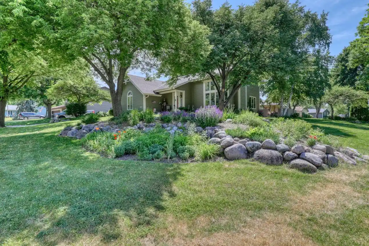 Photo 1 of Single family home for sale at 10929 W Hope Ave, Milwaukee, WI 53222 | MLS# 1982961 | Listing updated on 2026-10-08