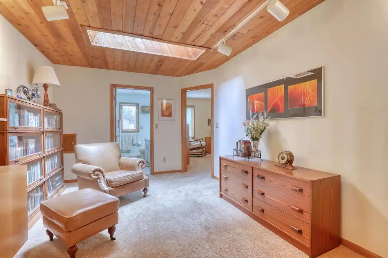 Photo 4 of Single family home for sale at 10929 W Hope Ave, Milwaukee, WI 53222 | MLS# 1982961 | Listing updated on 2026-10-08
