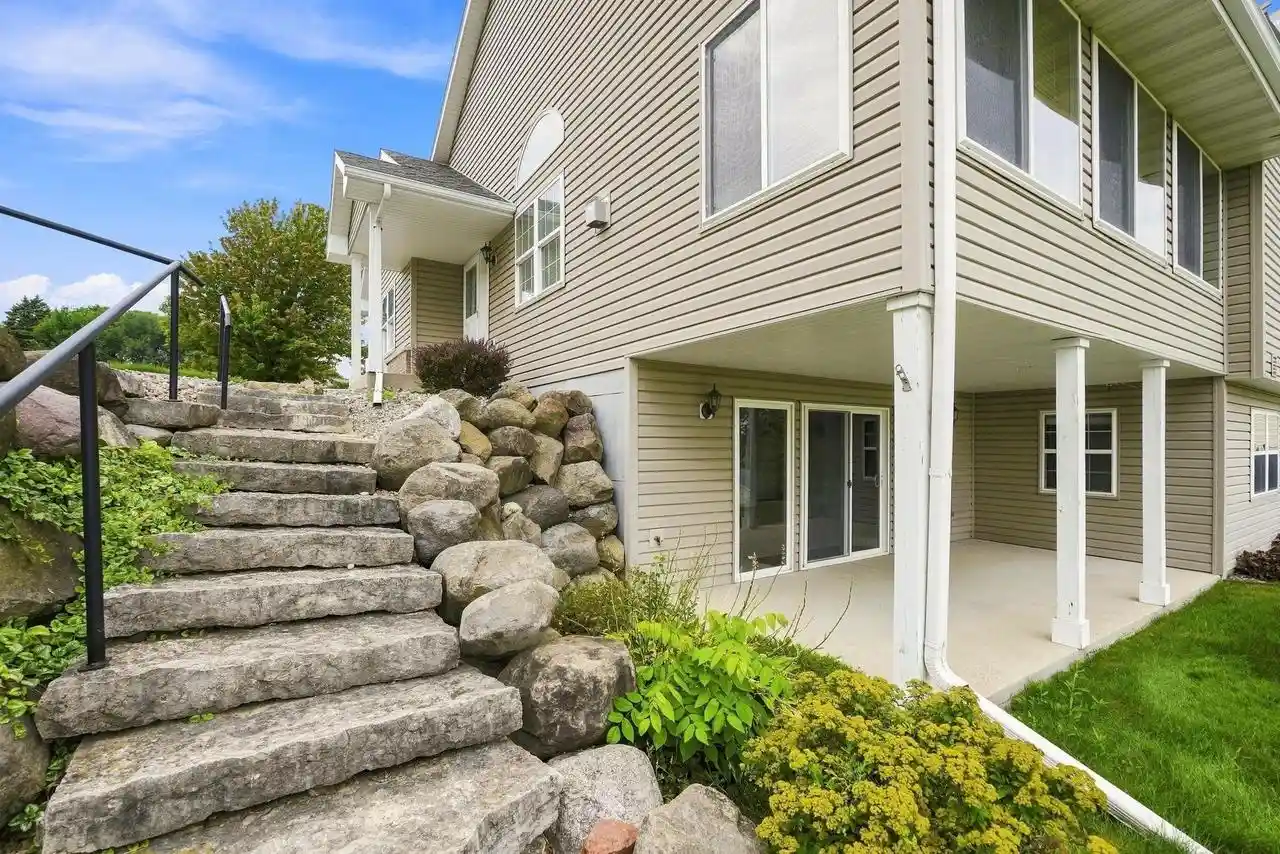 Photo 2 of Condo for sale at 118 Summit Ct, Columbus, WI 53925 | MLS# 2033856 | Listing updated on 2026-10-02